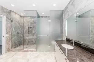 220 E Illinois St, Chicago, IL 60611 - Photo 12