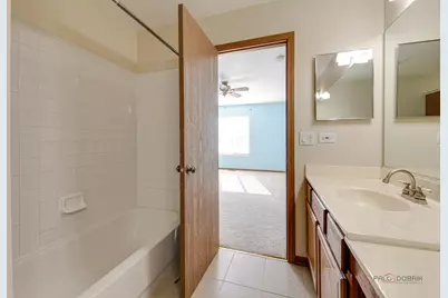 2736 Bluewater Circle, Naperville, IL 60564 - Photo 32