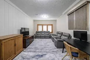 370 E Elk Grove Blvd, Elk Grove Village, IL 60007 - Photo 6