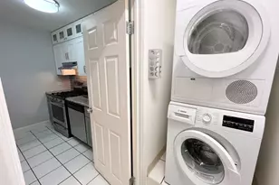 1501 E Churchill Dr, Palatine, IL 60074 - Photo 8