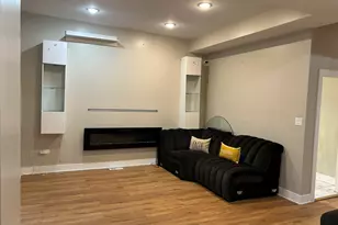 8228 S Clyde Ave, Chicago, IL 60617 - Photo 2