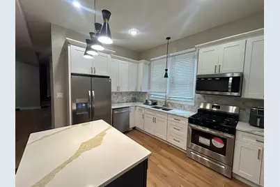 8228 S Clyde Avenue, Chicago, IL 60617 - Photo 6