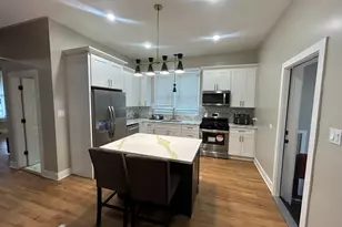 8228 S Clyde Ave, Chicago, IL 60617 - Photo 4