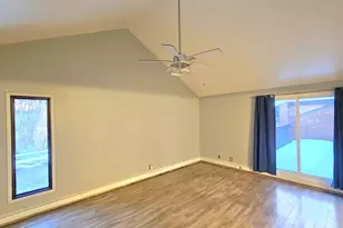 2929 Sunnyside Dr, Rockford, IL 61114 - Photo 4