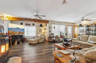 327 Hickory Ave, Romeoville, IL 60446 - Photo 10