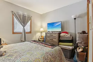 327 Hickory Ave, Romeoville, IL 60446 - Photo 20