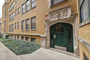 7203 S Yates Blvd, Chicago, IL 60649 - Photo 2