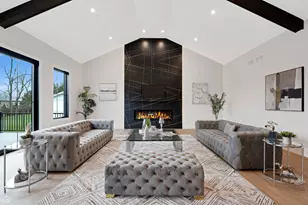 2410 White Oak Dr, Northbrook, IL 60062 - Photo 10