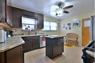 5555 N Mango Avenue, Chicago, IL 60630 - Photo 12