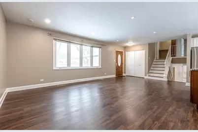 681 S Mount Prospect Road, Des Plaines, IL 60016 - Photo 4