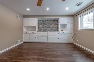 681 S Mt Prospect Rd, Des Plaines, IL 60016 - Photo 10