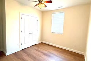 2651 E 74th St, Chicago, IL 60649 - Photo 18