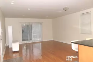 2651 E 74th St, Chicago, IL 60649 - Photo 8