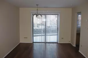 429 Pacific Ct, Wheeling, IL 60090 - Photo 6