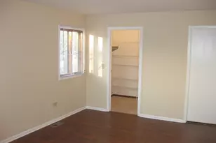 429 Pacific Ct, Wheeling, IL 60090 - Photo 10