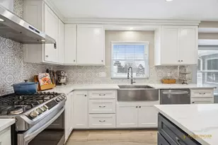 193 White Feather Ln, Gilberts, IL 60136 - Photo 8