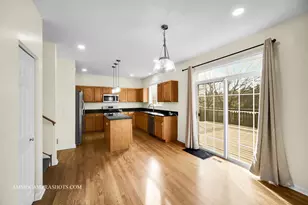 3107 Whitney Rd, Aurora, IL 60502 - Photo 8