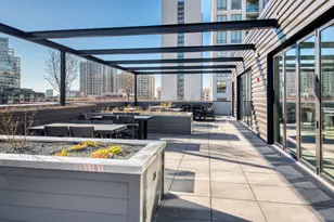 411 W Chicago Ave, Chicago, IL 60654 - Photo 14