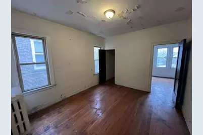 8240 S Clyde Avenue, Chicago, IL 60617 - Photo 32
