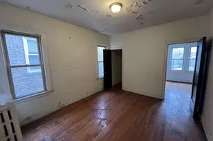 8240 S Clyde Ave, Chicago, IL 60617 - Photo 32