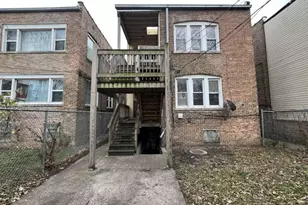 8240 S Clyde Ave, Chicago, IL 60617 - Photo 4
