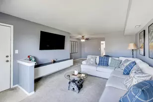 111 W Brandon Ct, Palatine, IL 60067 - Photo 6