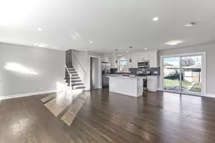 8409 Newland Ave, Burbank, IL 60459 - Photo 4