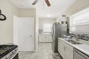 126 Warren St, Calumet City, IL 60409 - Photo 8