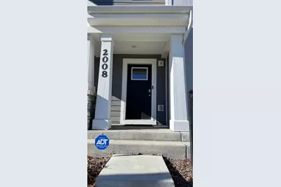 2008 Yellowstone Boulevard #2008, Mundelein, IL 60060 - Photo 2