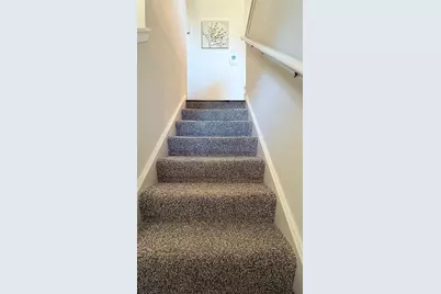 2008 Yellowstone Boulevard #2008, Mundelein, IL 60060 - Photo 4