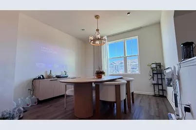 2008 Yellowstone Boulevard #2008, Mundelein, IL 60060 - Photo 6