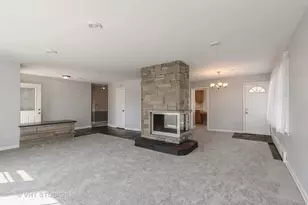 942 Raleigh Rd, Mundelein, IL 60060 - Photo 4