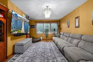 719 N President St, Wheaton, IL 60187 - Photo 4