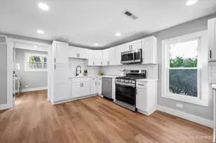 481 Edward Ct, Des Plaines, IL 60016 - Photo 4