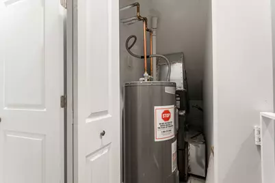 926 W 32nd Place #2F, Chicago, IL 60608 - Photo 18