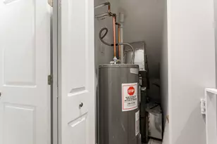 926 W 32nd Pl, Chicago, IL 60608 - Photo 18