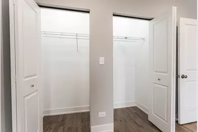 926 W 32nd Place #2F, Chicago, IL 60608 - Photo 8