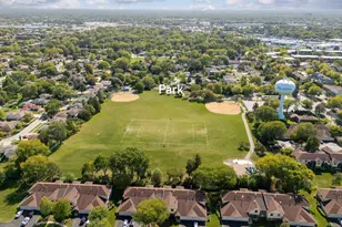 813 E Carriage Ln, Palatine, IL 60074 - Photo 22