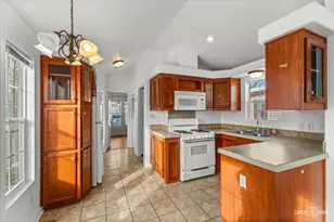 192 Parkwood Rd, Elgin, IL 60123 - Photo 6