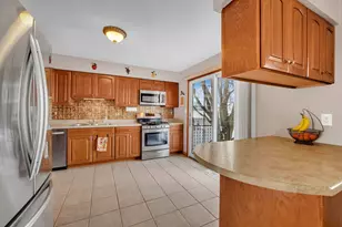 700 Evergreen Ct, Romeoville, IL 60446 - Photo 8