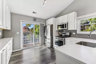 303 Stillwater Court #303, Wauconda, IL 60084 - Photo 6