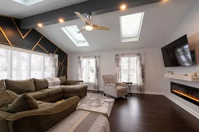 329 Montclare Lane, Wood Dale, IL 60191 - Photo 8