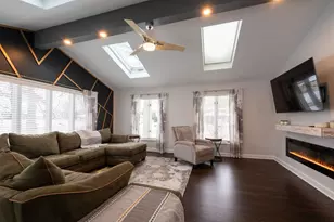 329 Montclare Ln, Wood Dale, IL 60191 - Photo 8