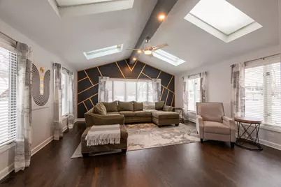 329 Montclare Lane, Wood Dale, IL 60191 - Photo 8