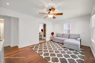 524 N College St, Batavia, IL 60510 - Photo 2