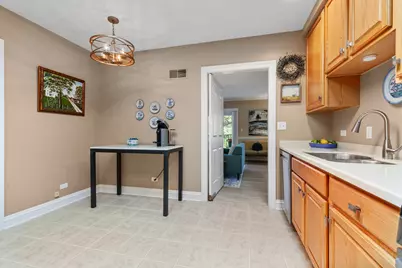 153 E Laurel Avenue #305, Lake Forest, IL 60045 - Photo 12