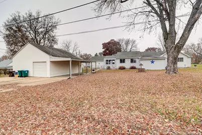 226 Avenue F, Rock Falls, IL 61071 - Photo 2