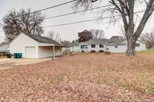 226 Avenue F, Rock Falls, IL 61071 - Photo 2