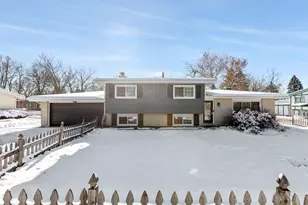 28 E 55th St, Hinsdale, IL 60521 - Photo 1