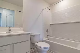 2111 Yellowstone Blvd, Mundelein, IL 60060 - Photo 18